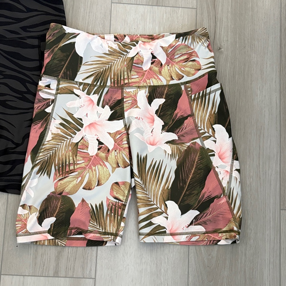 Old Navy Black Zebra and Floral Print Women's Bike Shorts - Picture 2 of 10